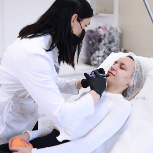 Побічні ефекти після збільшення губ — процедура ін’єкцій у косметологічній клініці